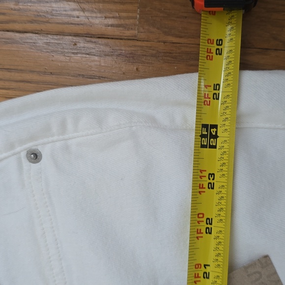 LEVIS BRAND WOMEN'S WHITE STRETCH JEANS SIZE 26W MEDIUM - Picture 11 of 13